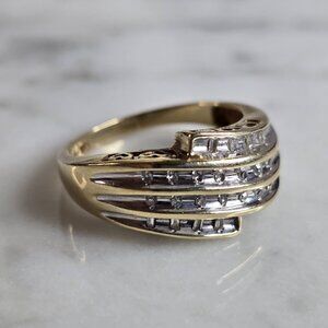 Womens Vintage Estate 10K Yellow Gold Modernist Diamond Ring 2.8g E7385